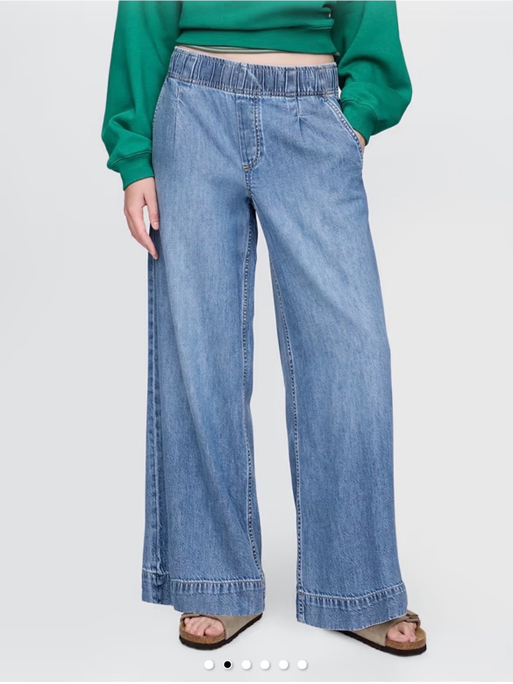 GAP Mid Rise UltraSoft Pleated Easy Baggy Jeans